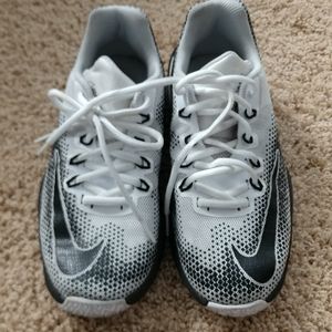 Boy's Nike air max infuriate